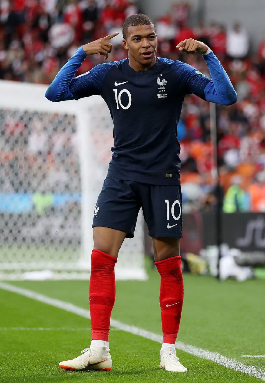 记者：国米、尤文和水晶宫想冬窗引进阿克，曼城要价3500万欧（记者：阿克成国米、尤文与水晶宫冬窗目标，曼城标价3500万欧）