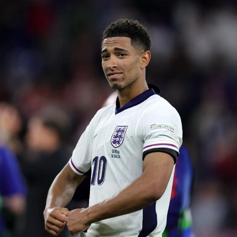 罗马诺：尽管阿诺德加盟后情况不顺，皇马对他的信心保持不变（罗马诺：阿诺德加盟后不顺，皇马对他依旧信任）