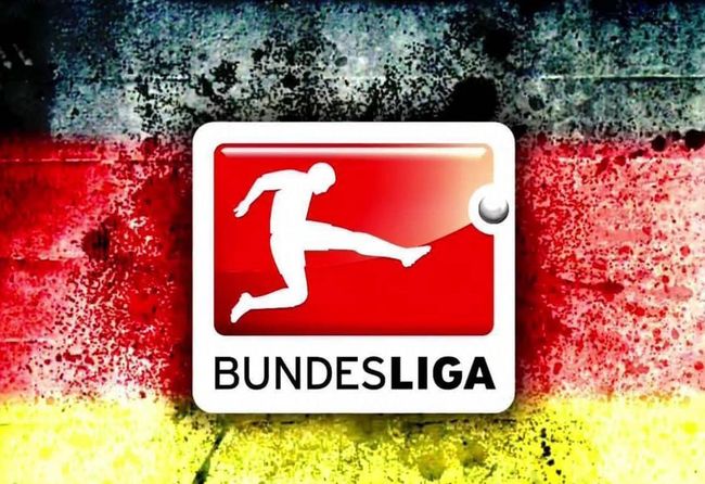 埃芬博格：希望未来乌尔比希成为拜仁一门，目前他是出色替补（埃芬博格：期待乌尔比希未来出任拜仁头号门将，目前他是可靠替补）