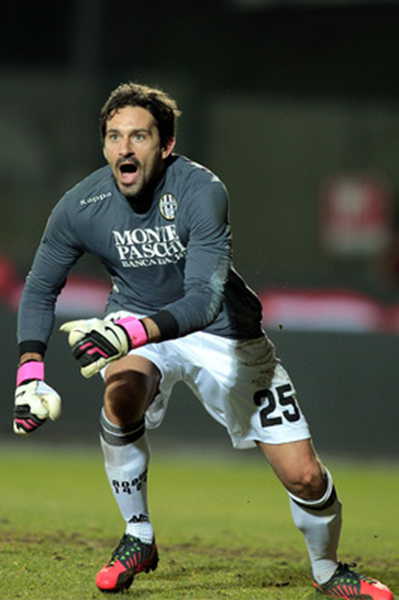 不差钱，阿联酋足协提供5架专机拉球迷去客场看世预赛（阿联酋足协豪气包机，5架专机送球迷赴客场看世预赛）