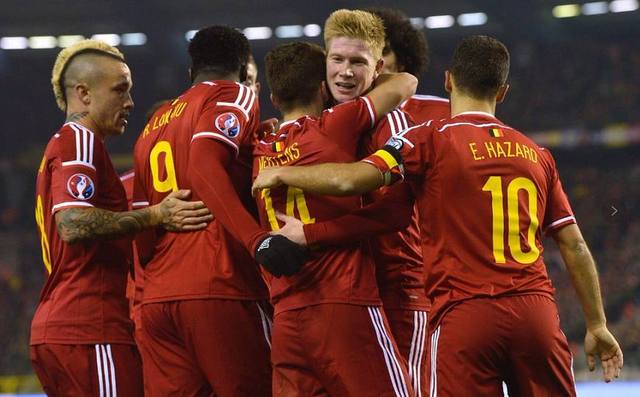 快攻从后场发起一气呵成（后场发动快攻，行云流水）