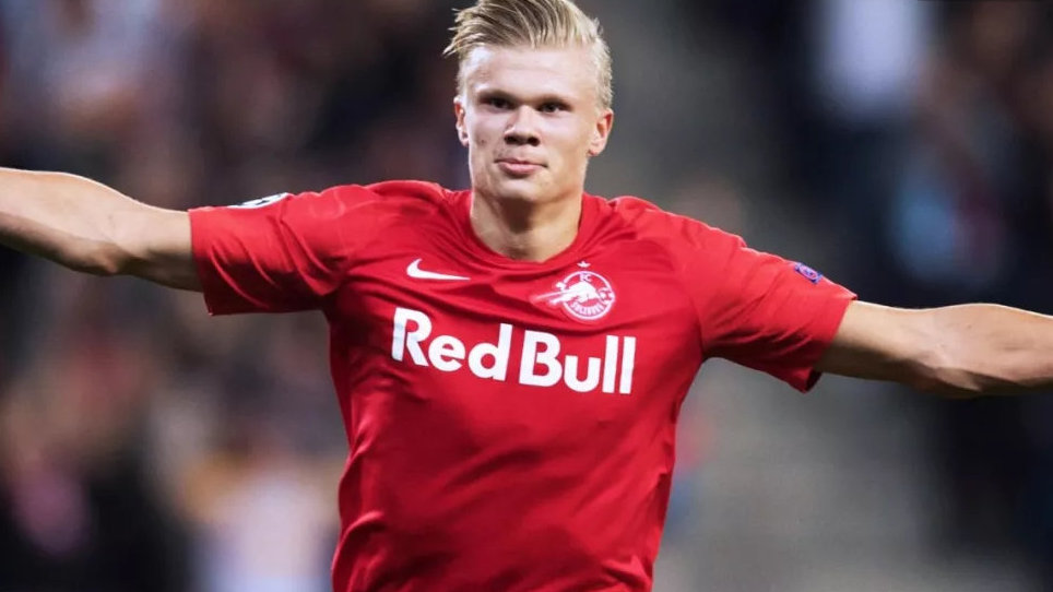 篮球湖人球员场上发挥获得球迷认可（湖人球员出色表现赢得球迷称赞）