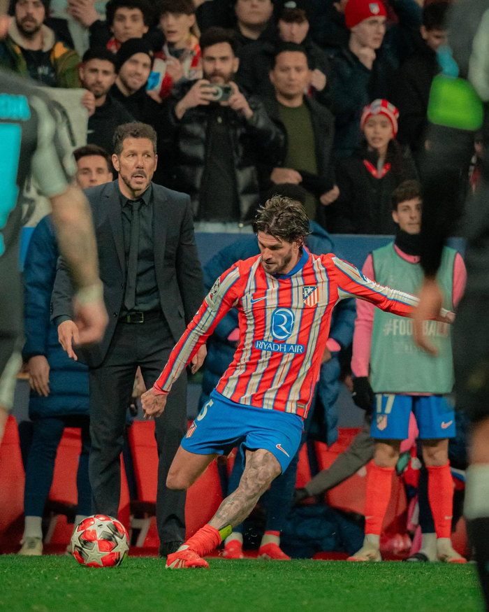 曼联旧将梅开二度：欧冠导演逆袭好戏，20场造17球太犀利