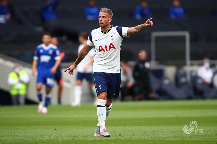 澳超战报：隆恩补时远射绝杀，布里斯班狮吼1-0阿德莱德联（澳超战报：隆恩补时轰远射，布里斯班狮吼1-0绝杀阿德莱德联）